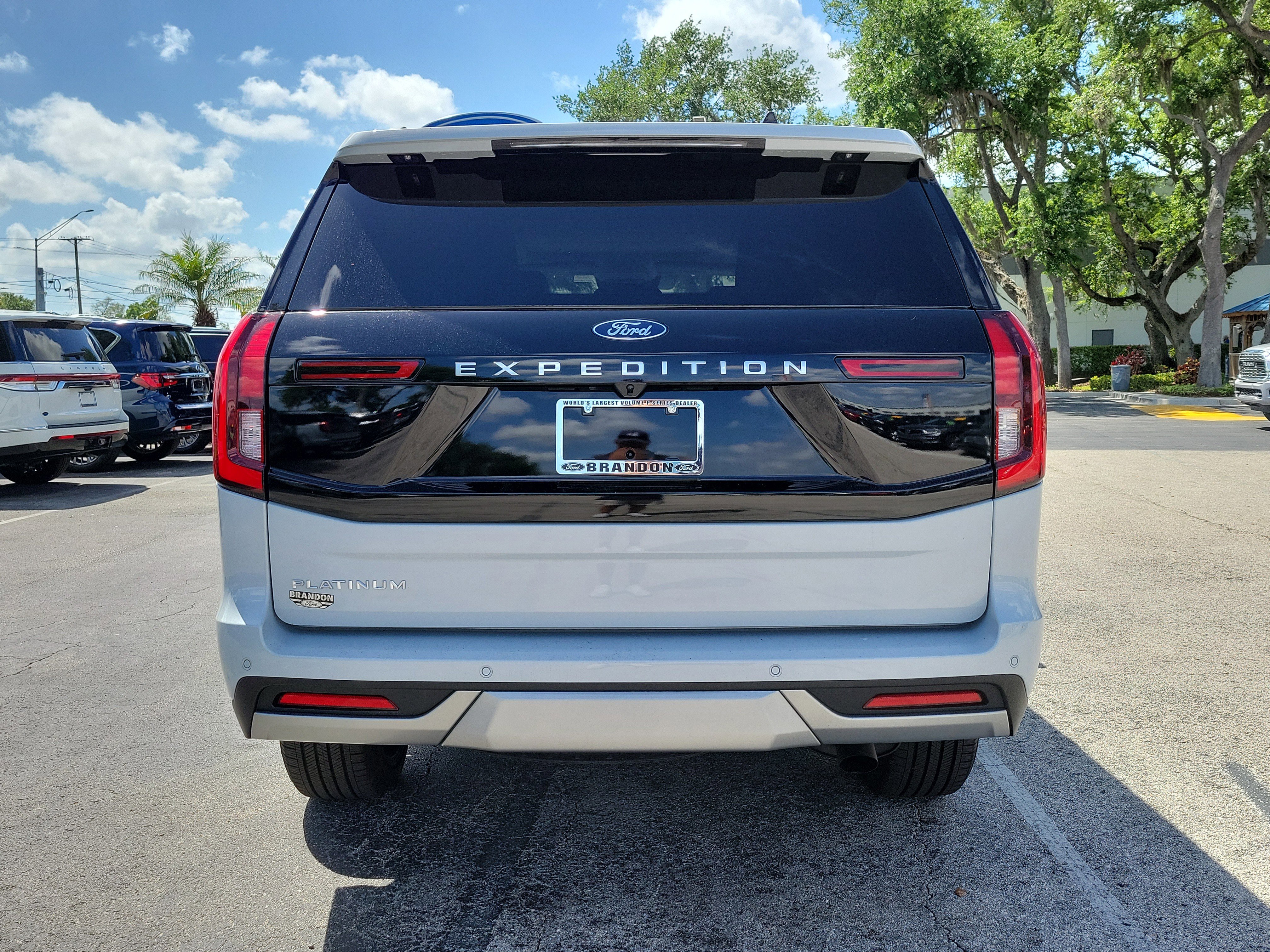 Certified 2025 Ford Expedition Platinum w/ Platinum Ultimate Package image 2