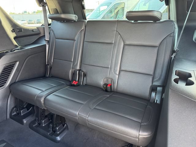 Used 2024 Chevrolet Tahoe Z71 w/ Luxury Package AWD/4WD image 19