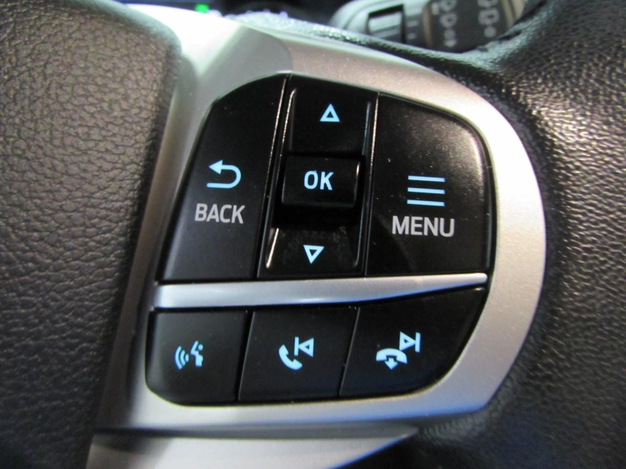 Certified 2021 Ford Explorer XLT w/ Equipment Group 202A AWD/4WD image 27