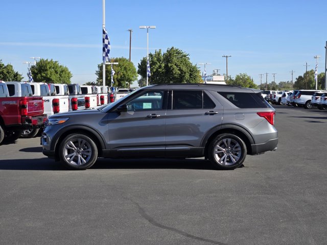 Certified 2024 Ford Explorer XLT w/ Equipment Group 202A RWD image 7