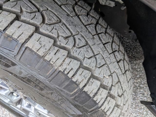 Certified 2025 Ford Expedition Active AWD/4WD image 36