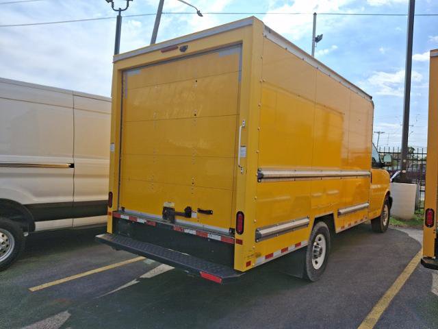 Used 2021 GMC Savana 3500 w/ Power Convenience Package RWD image 2