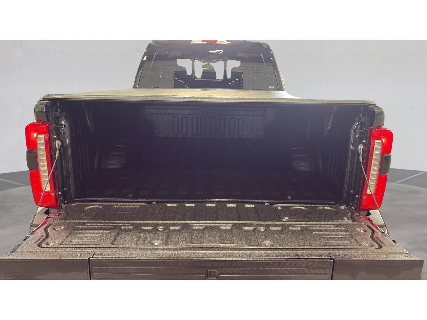 Certified 2026 Ford F250 King Ranch w/ FX4 Off-Road Package AWD/4WD image 14