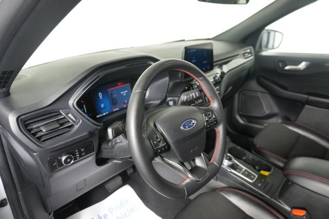 Certified 2025 Ford Escape ST-Line Select AWD/4WD image 19