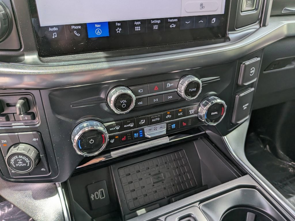Certified 2025 Ford F150 Platinum w/ Equipment Group 702A High AWD/4WD image 29