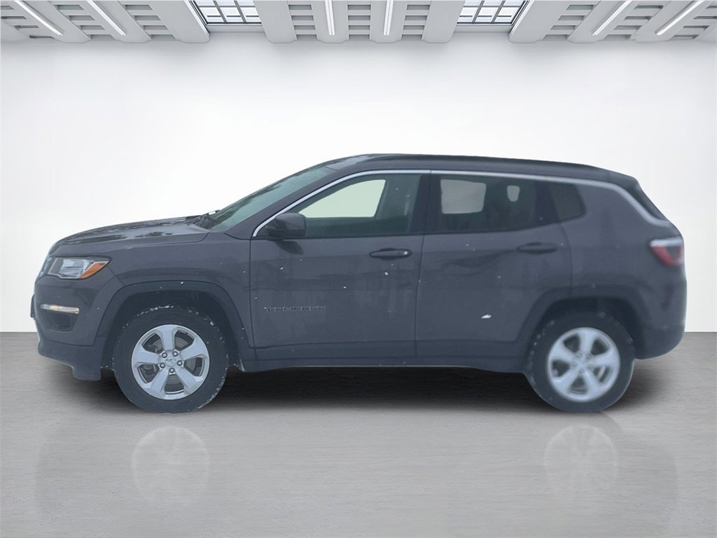 Used 2018 Jeep Compass Latitude image 2
