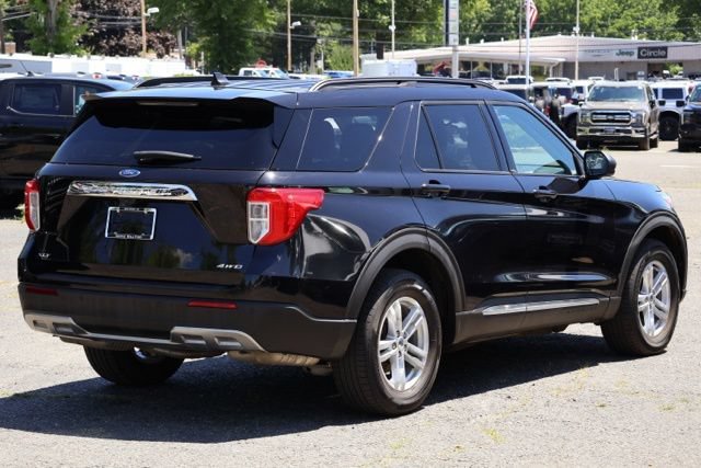 Certified 2023 Ford Explorer XLT w/ Equipment Group 202A AWD/4WD image 3