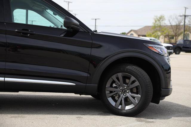 Certified 2025 Ford Explorer Active w/ Active Comfort Package AWD/4WD image 5