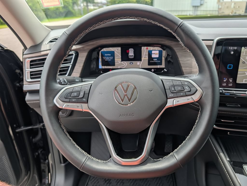 Used 2025 Volkswagen Atlas SEL AWD/4WD image 7