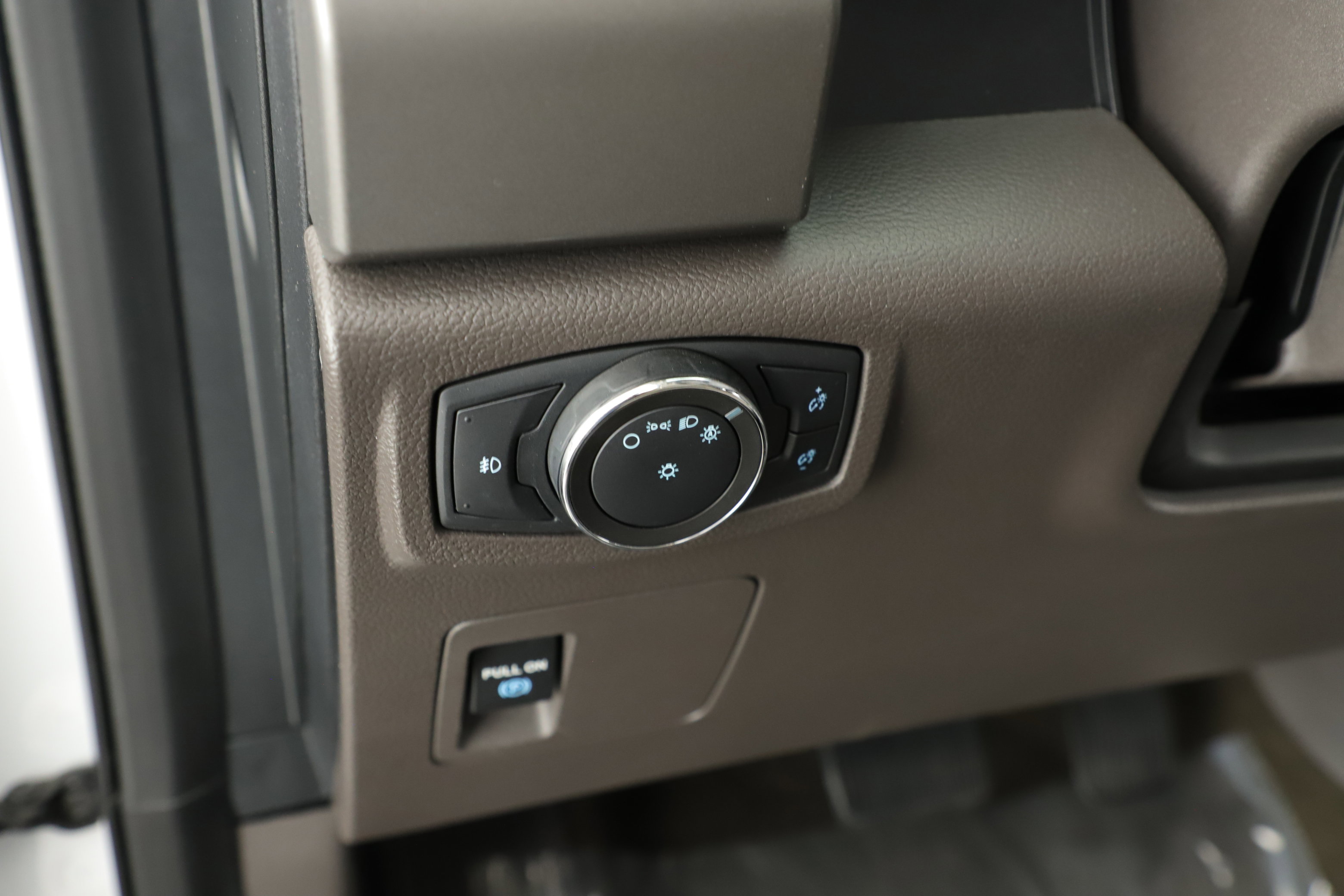 Certified 2020 Ford Expedition XLT image 11