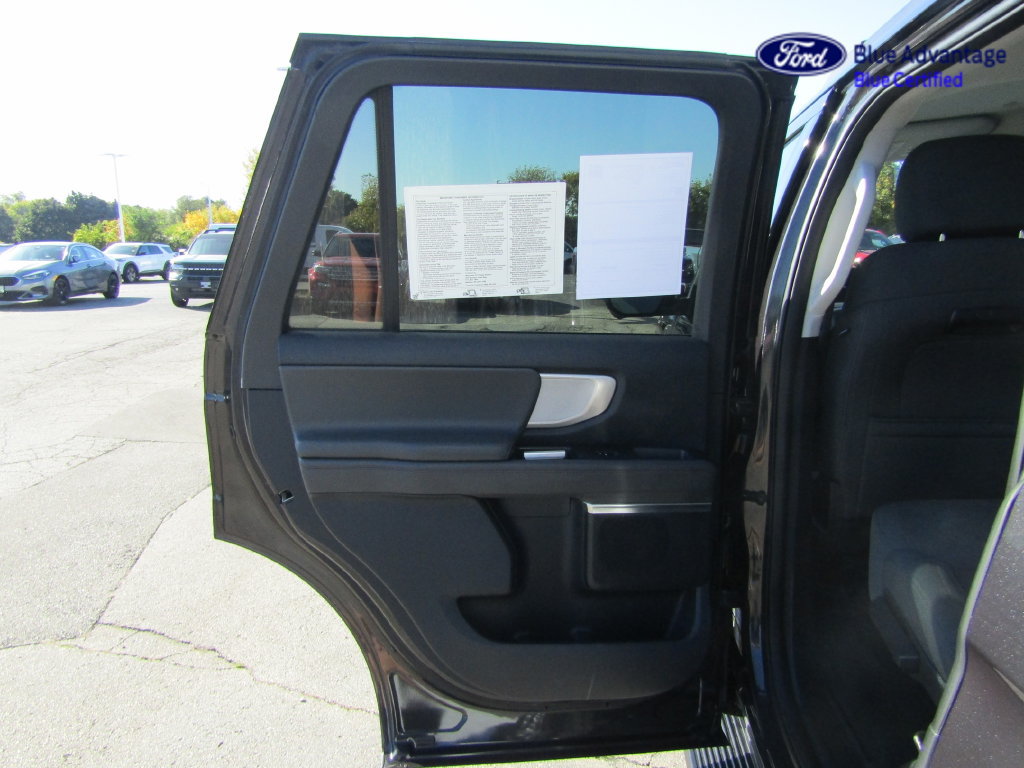 Certified 2025 Ford Expedition Active AWD/4WD image 34