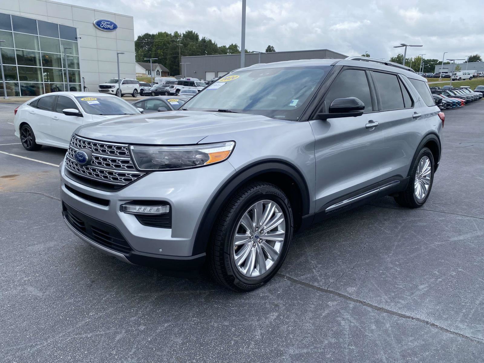 Certified 2020 Ford Explorer Limited w/ Class III Trailer Tow Package RWD image 3