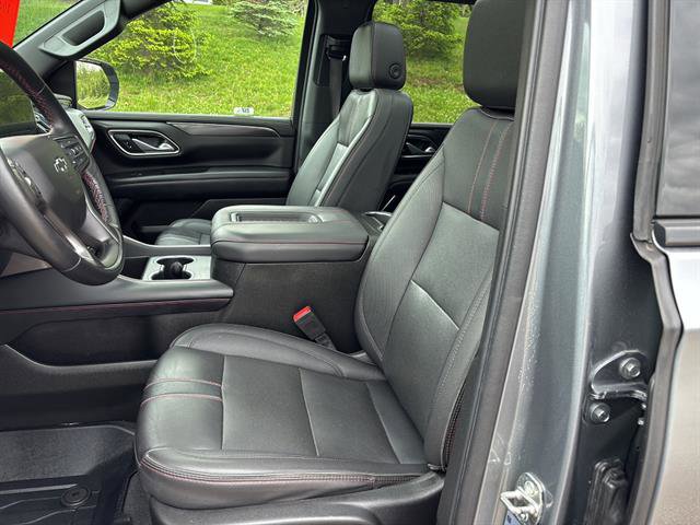 Used 2022 Chevrolet Suburban RST w/ Luxury Package AWD/4WD image 11