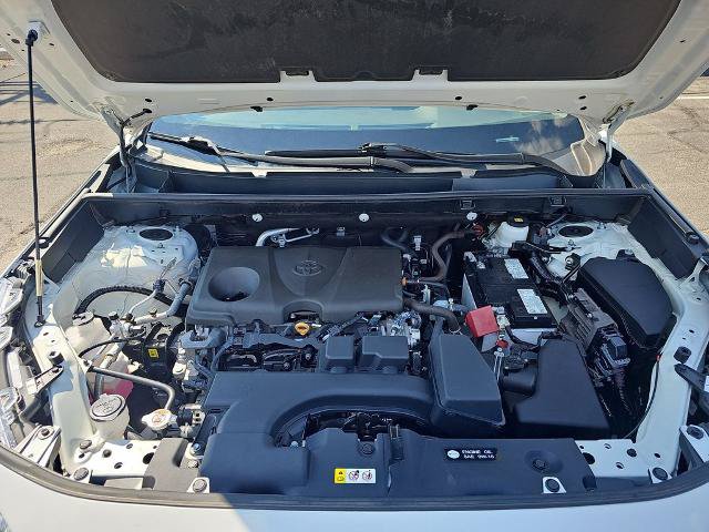 Used 2025 Toyota RAV4 XLE FWD image 30