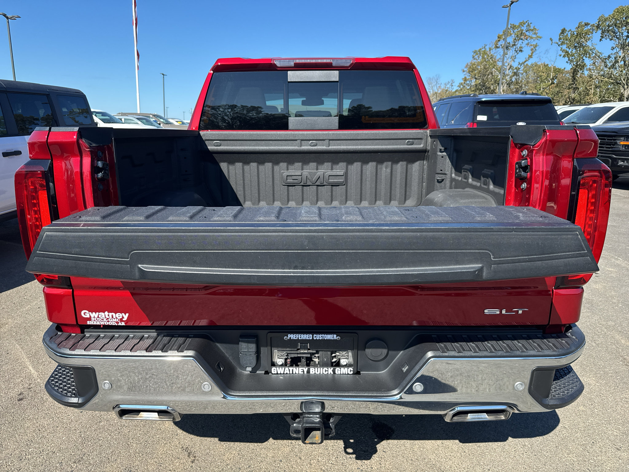 Used 2024 GMC Sierra 1500 SLT w/ SLT Premium Plus Package AWD/4WD image 30
