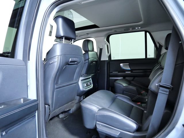 Certified 2025 Ford Expedition Platinum AWD/4WD image 43