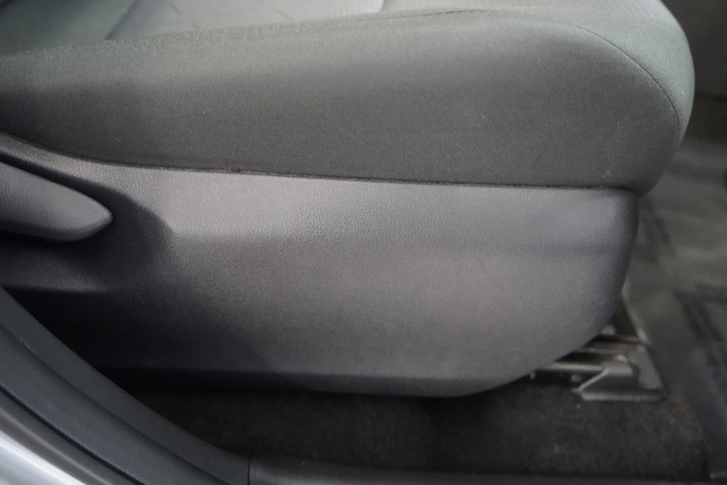 Used 2025 Toyota RAV4 XLE AWD/4WD image 21