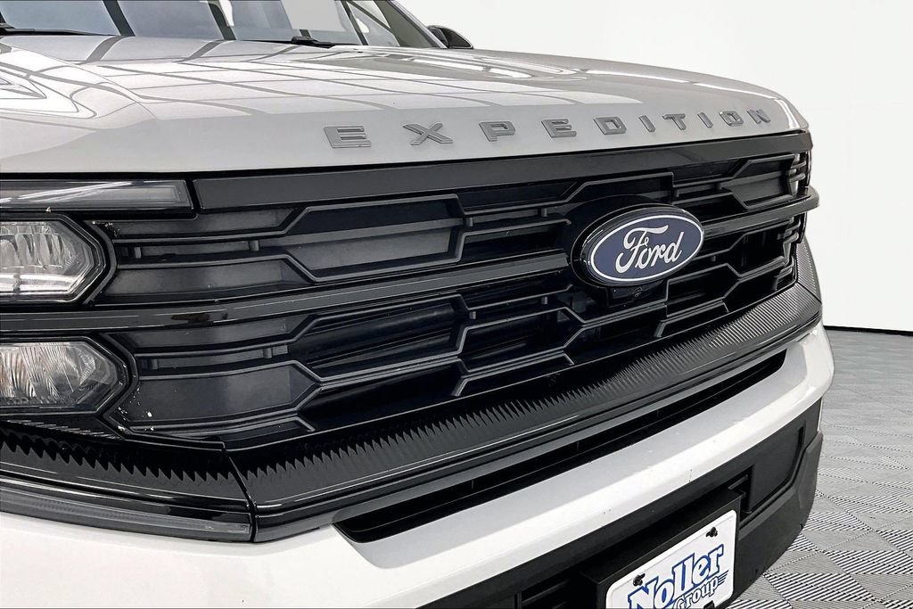 Certified 2025 Ford Expedition Active AWD/4WD image 29