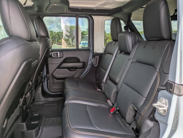 Used 2024 Jeep Wrangler Unlimited Sahara AWD/4WD image 10