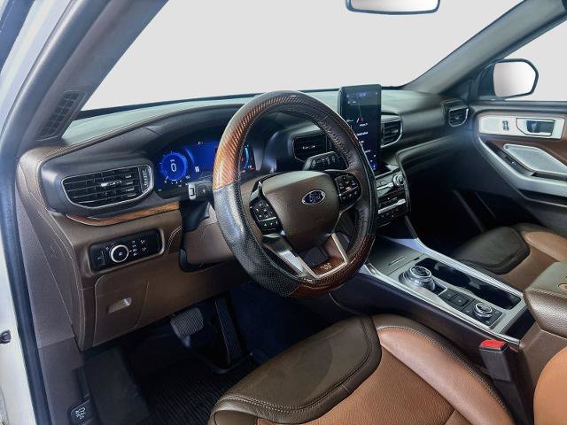 Certified 2023 Ford Explorer King Ranch w/ Technology Package AWD/4WD image 9