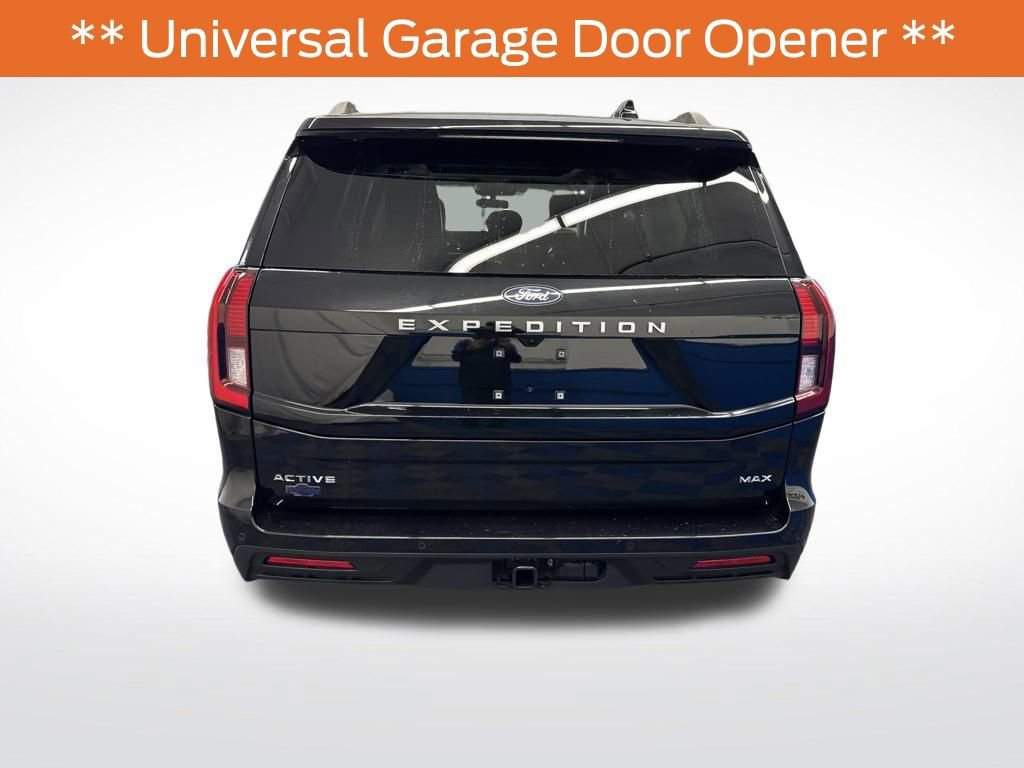 Certified 2025 Ford Expedition Active image 4