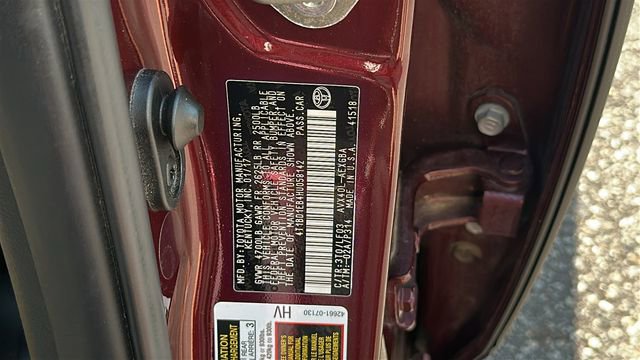 Used 2017 Toyota Avalon XLE Plus FWD image 32