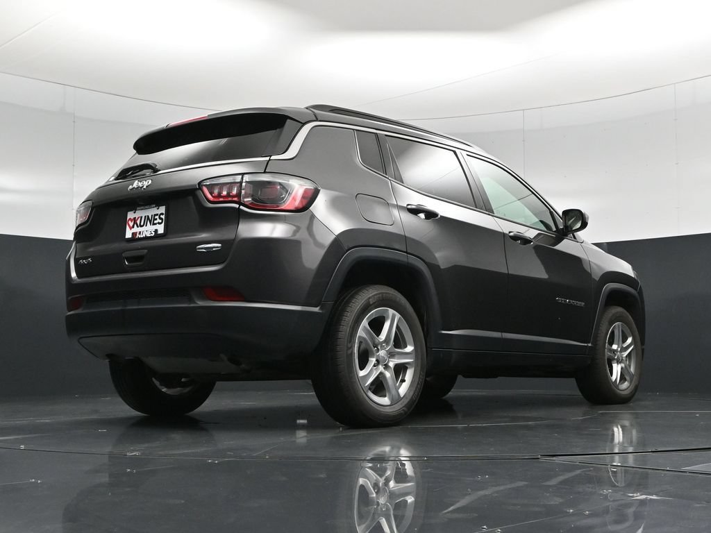 Used 2024 Jeep Compass Latitude AWD/4WD image 52