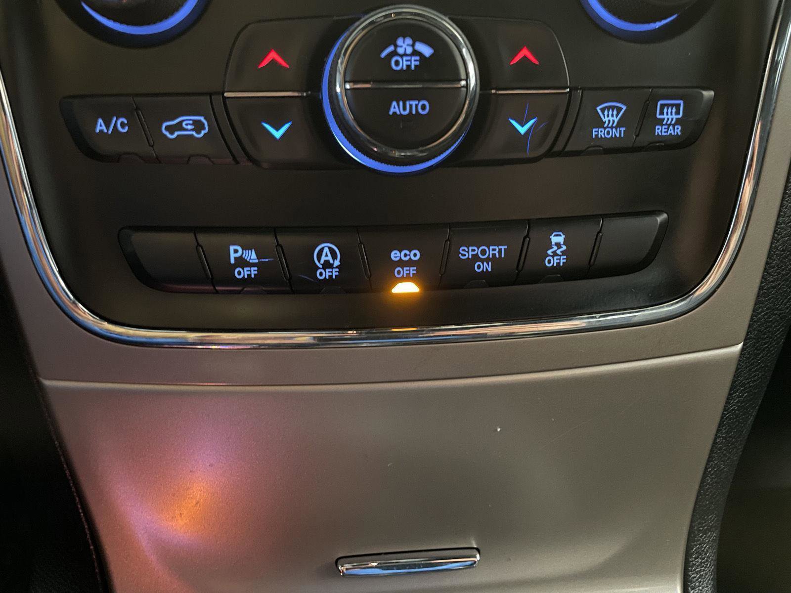 Used 2017 Jeep Grand Cherokee Limited image 6