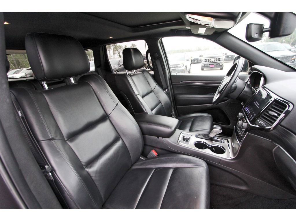 Used 2021 Jeep Grand Cherokee Limited AWD/4WD image 29