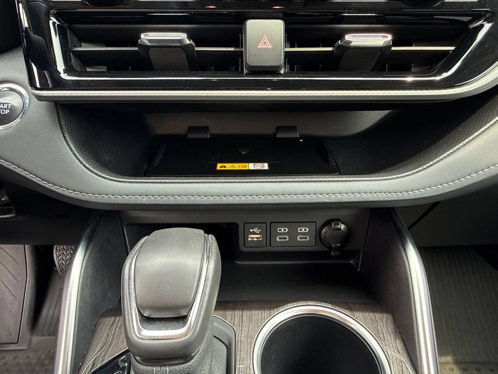 Used 2023 Toyota Highlander Platinum AWD/4WD image 19