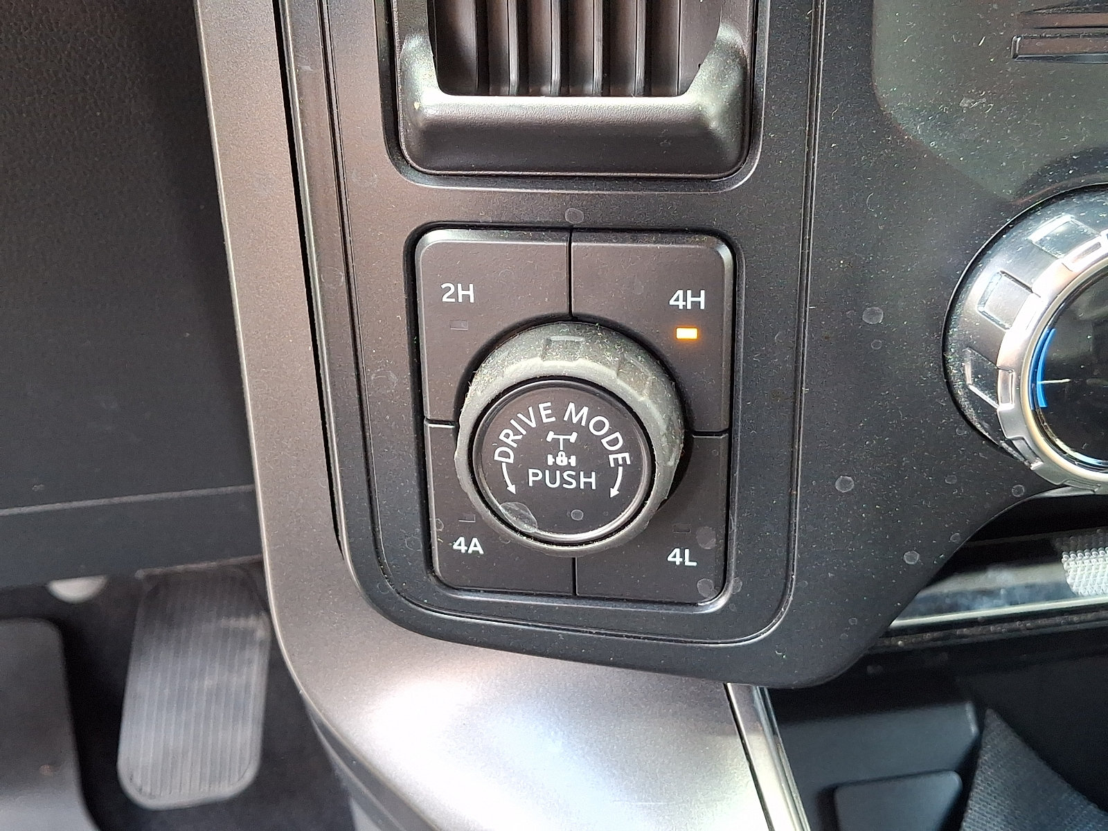 Certified 2025 Ford F150 Lariat w/ Equipment Group 501A Mid AWD/4WD image 25
