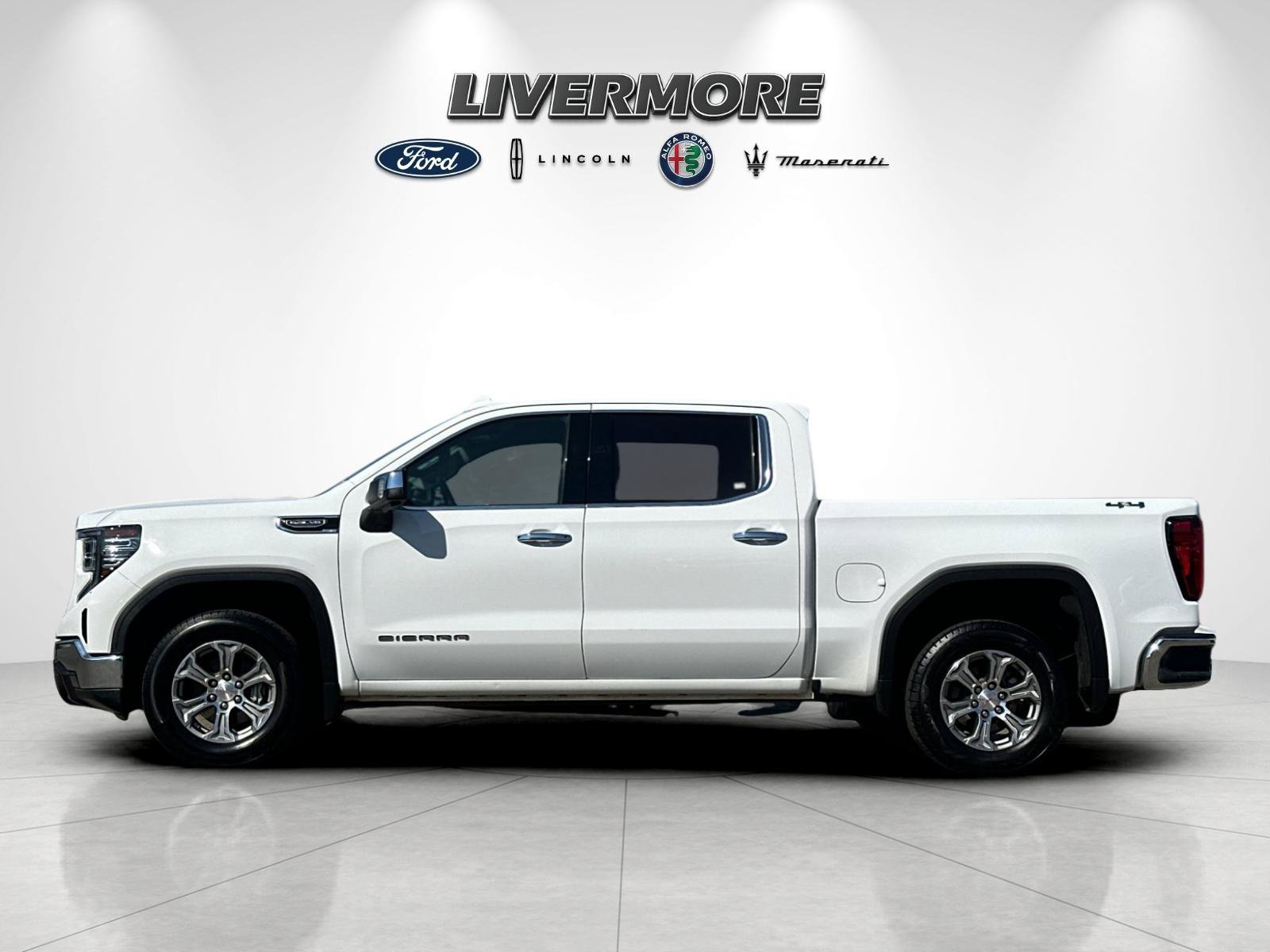 Used 2025 GMC Sierra 1500 SLT AWD/4WD image 6