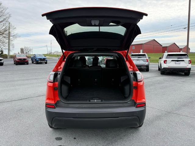 Used 2021 Jeep Cherokee Latitude Plus AWD/4WD image 27