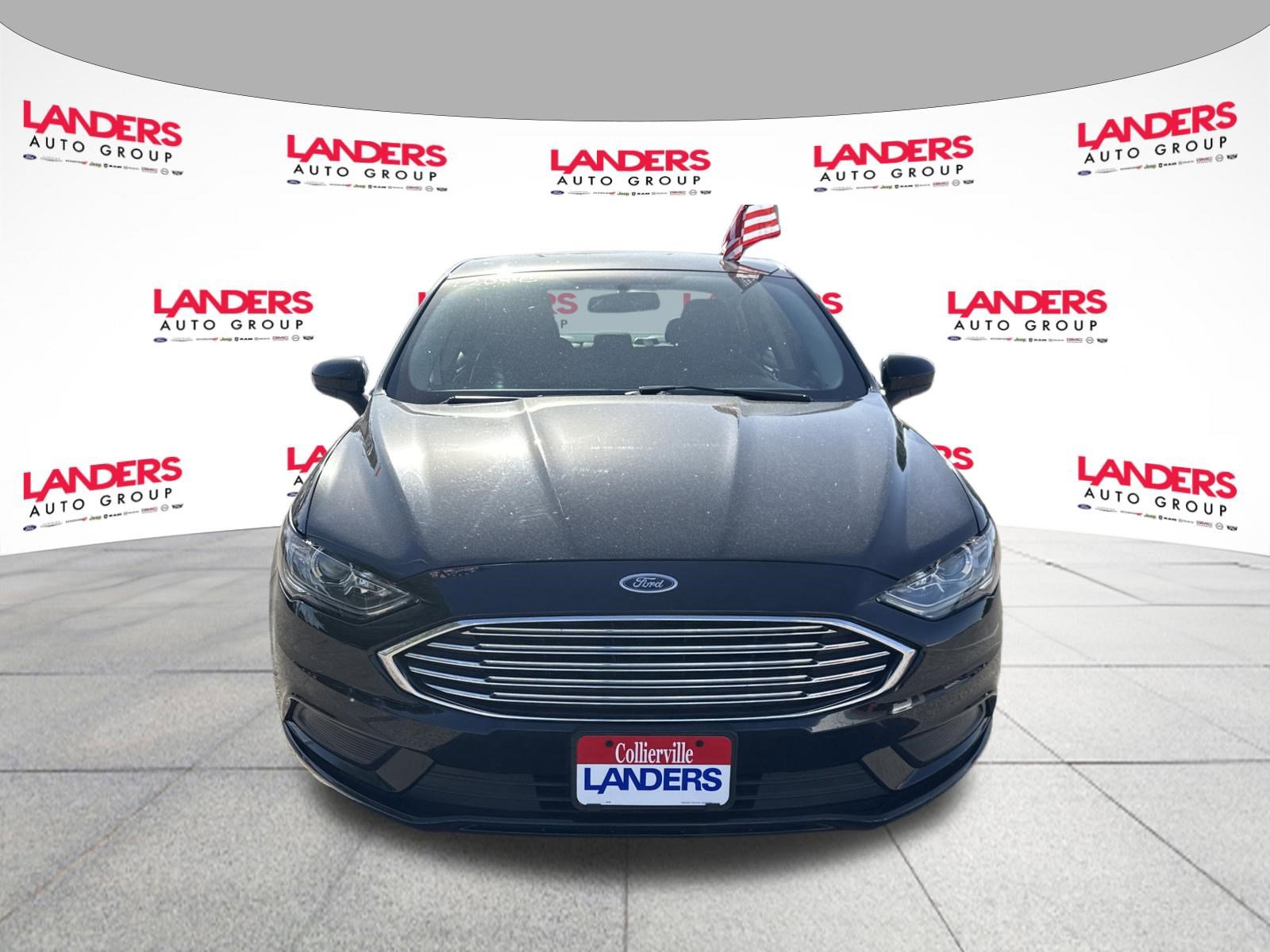 Certified 2017 Ford Fusion SE w/ Fusion SE Technology Package FWD image 8