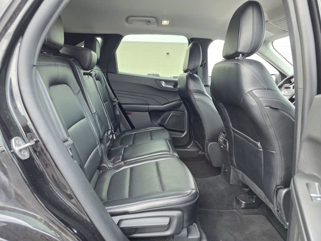 Certified 2025 Ford Escape Platinum AWD/4WD image 28
