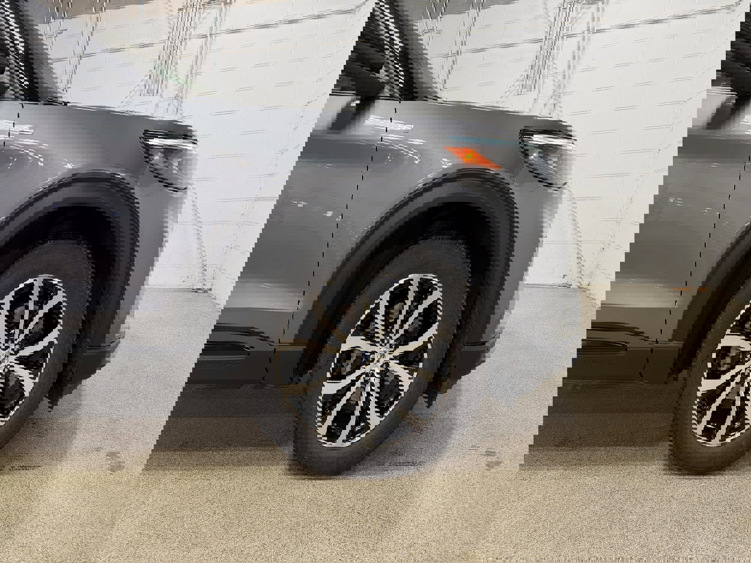 Certified 2025 Ford Explorer ST-Line image 28