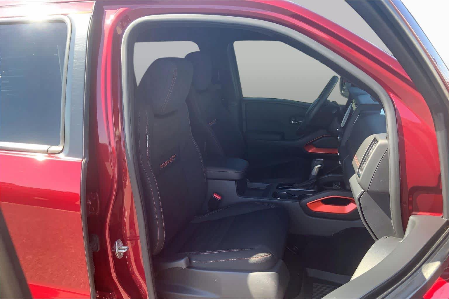 Used 2022 Nissan Frontier PRO-4X w/ Off-Road Protection Package AWD/4WD image 9