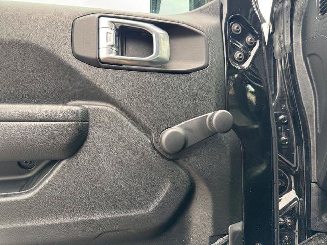 Used 2023 Jeep Wrangler Unlimited Sport AWD/4WD image 21