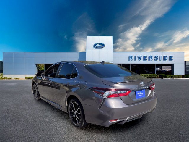 Used 2021 Toyota Camry SE FWD image 5