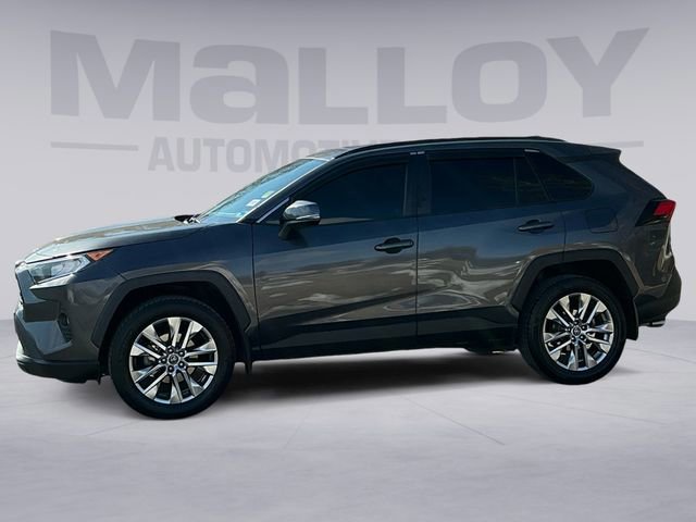 Used 2020 Toyota RAV4 XLE Premium image 2