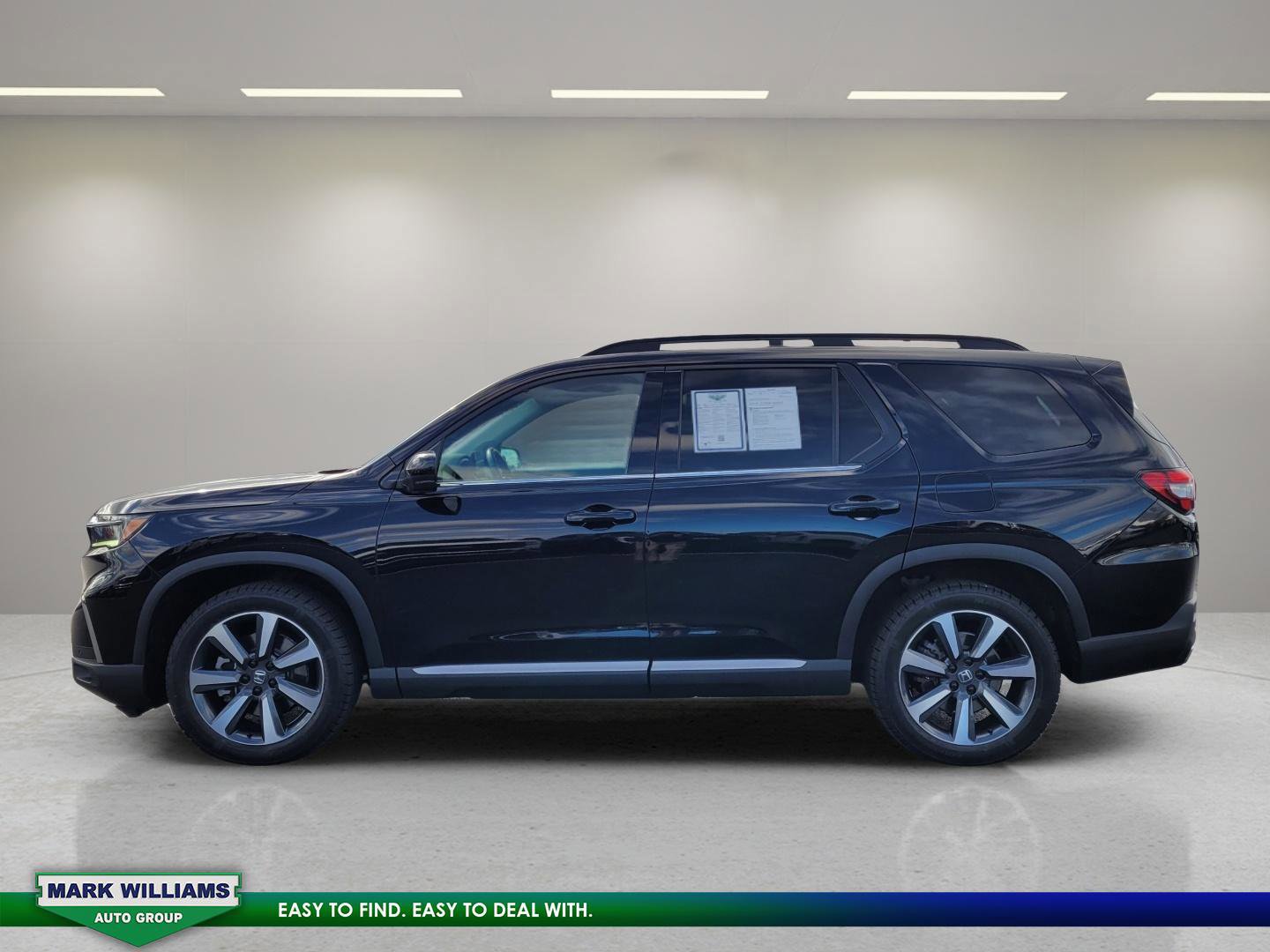 Used 2023 Honda Pilot Elite image 2