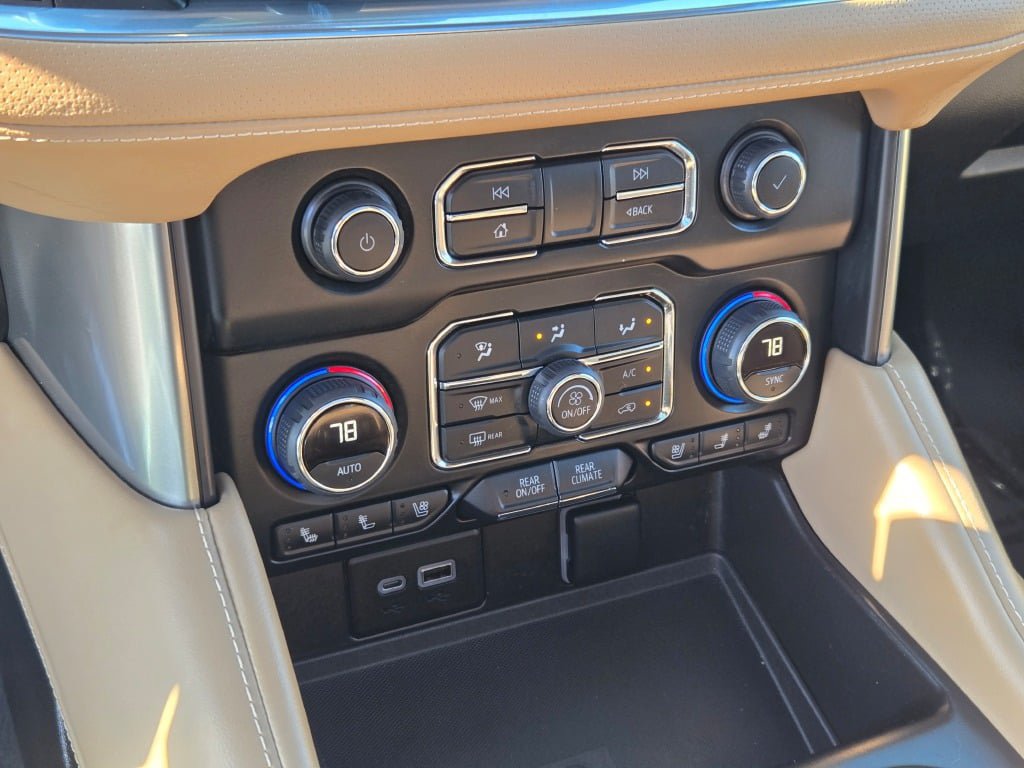 Used 2022 Chevrolet Tahoe Premier AWD/4WD image 31