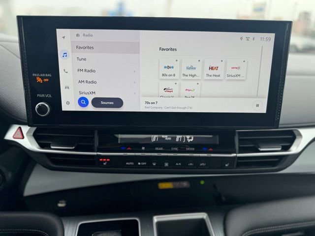 Used 2025 Toyota Sienna XLE image 23