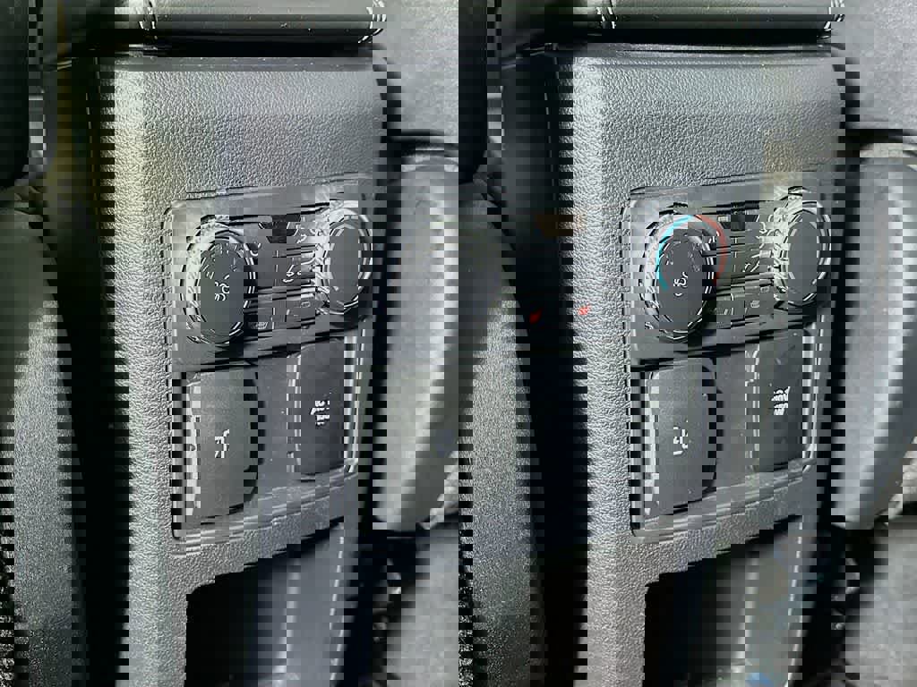 Certified 2020 Ford Explorer Limited w/ Class III Trailer Tow Package image 16