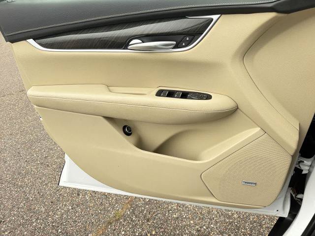 Used 2019 Cadillac XT5 AWD image 29
