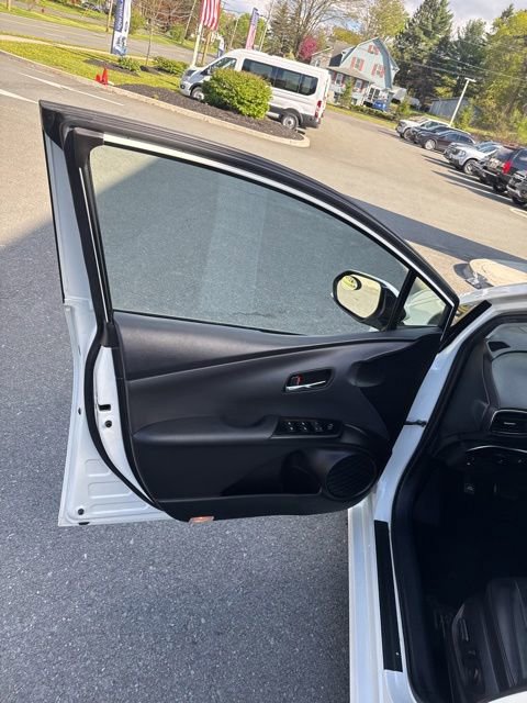 Used 2018 Toyota Prius Prime Premium FWD image 15