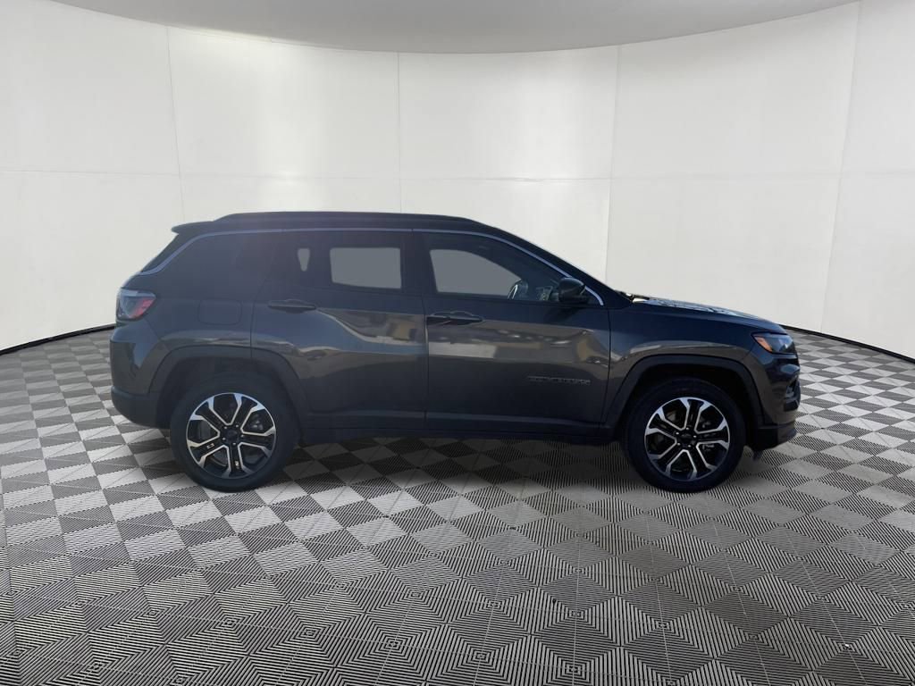 Used 2024 Jeep Compass Limited image 6