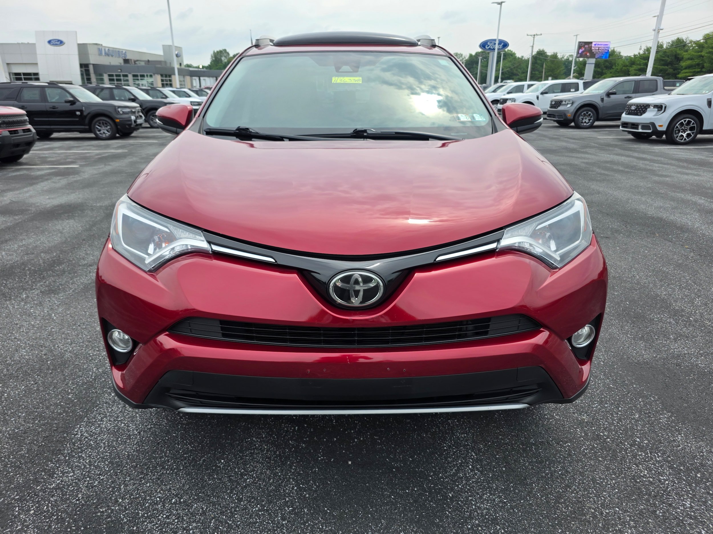 Used 2018 Toyota RAV4 XLE AWD/4WD image 8