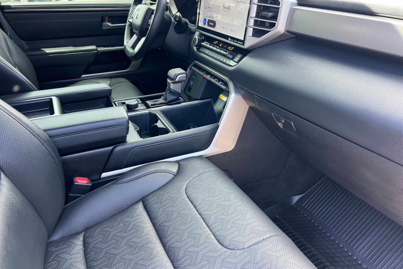 Used 2023 Toyota Tundra Limited w/ Power Package AWD/4WD image 16