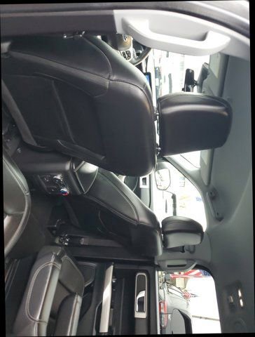 Certified 2022 Ford Explorer XLT w/ Equipment Group 202A image 11